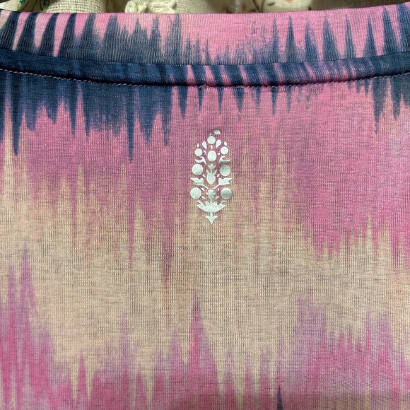 FP Movement By Free People True North Printed Tee Heatwave Magenta Large NWT - Picture 5 of 6